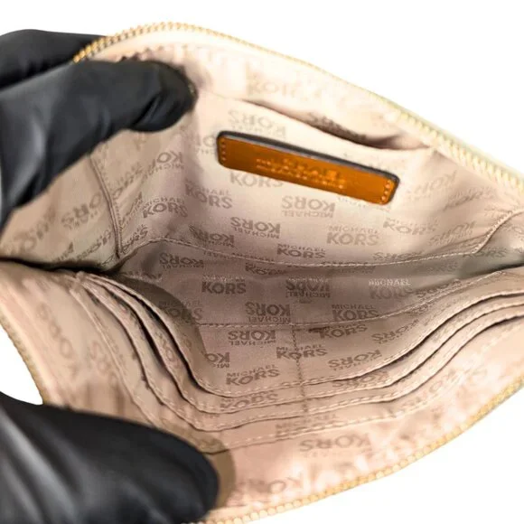 Michael Kors White Signature Large Jet Set PVC Wristlet Wallet Pouch - Picture 6 of 7